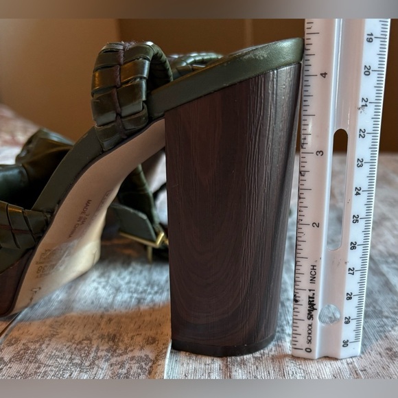 Preloved VINCE CAMUTO Fancey Ankle Strap Sandal in Lush Olive Women's Size 7.5 - Picture 9 of 9